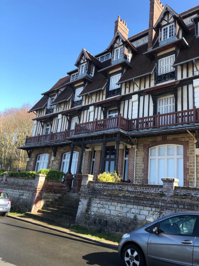 Face A La Mer Trouville-sur-Mer Exterior photo